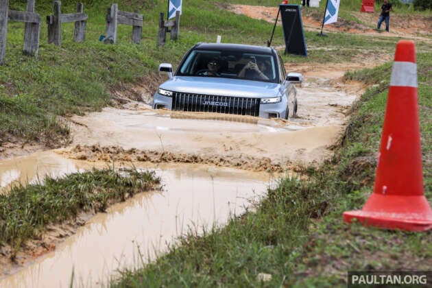 2024 Jaecoo J7 – we test out 197 PS/290 Nm 1.6T AWD SUV off-road ahead of launch; RM160k estimated