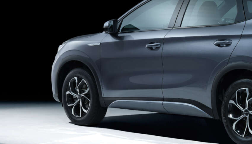 BYD Atto 3 2024 di M’sia – tempahan dibuka, hanya varian SR, RM149,800, skrin dan logo belakang baru 1759103