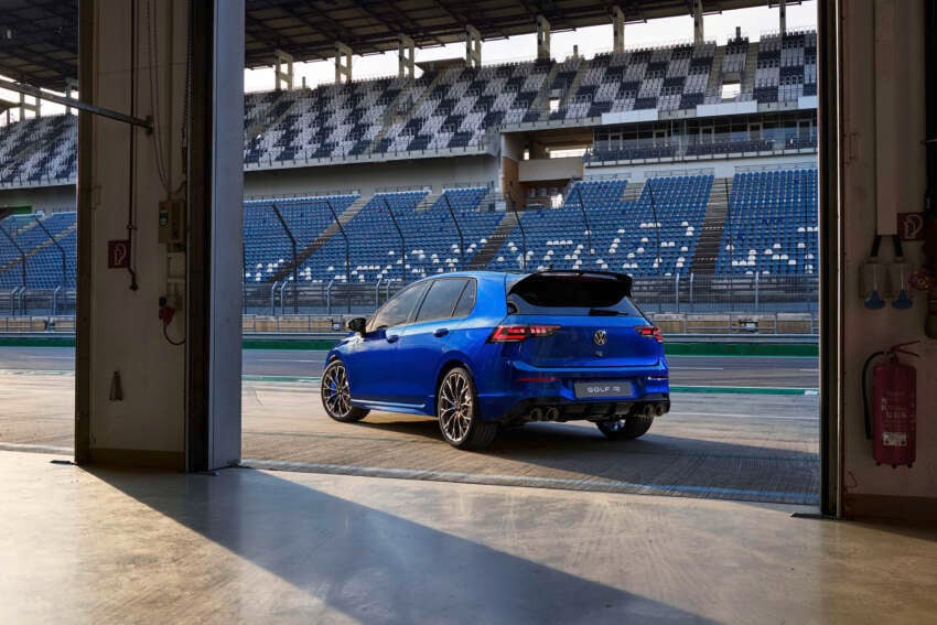 2025 Volkswagen Mk8.5 Golf R hatch, Golf R Variant estate – 333 PS/420 Nm 2.0T AWD, 270 km/h top speed 1782377