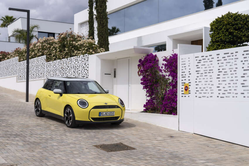 2024 MINI Cooper SE review – new Chinese-built EV MINI Hatch has nearly 2x range, but is it less fun? 1789101