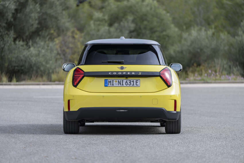 2024 MINI Cooper SE review – new Chinese-built EV MINI Hatch has nearly 2x range, but is it less fun? 1789132