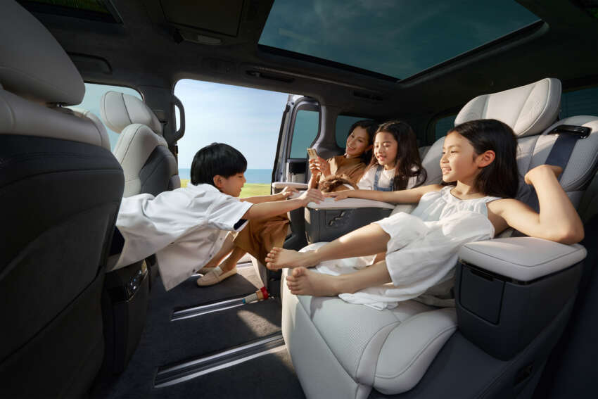2024 Zeekr 009 debuts – new FWD, 7-seat variants; up to 789 PS, 900 km CLTC range; RHD for HK fr RM453k 1793337