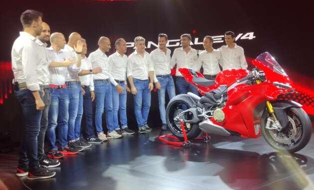 2025 Ducati Panigale V4S revealed at WDW2024, Italy