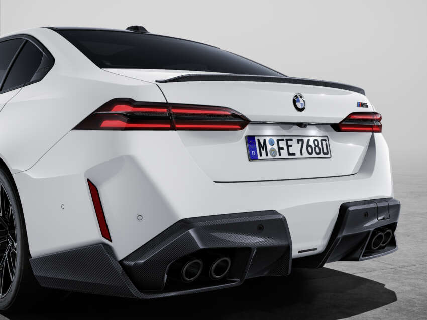 2024 BMW M5 G90 gets M Performance Parts – carbon fibre bodykit, matte black decals for 727 PS PHEV 1795607