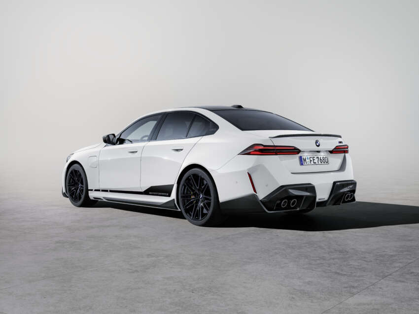 2024 BMW M5 G90 gets M Performance Parts – carbon fibre bodykit, matte black decals for 727 PS PHEV 1795609