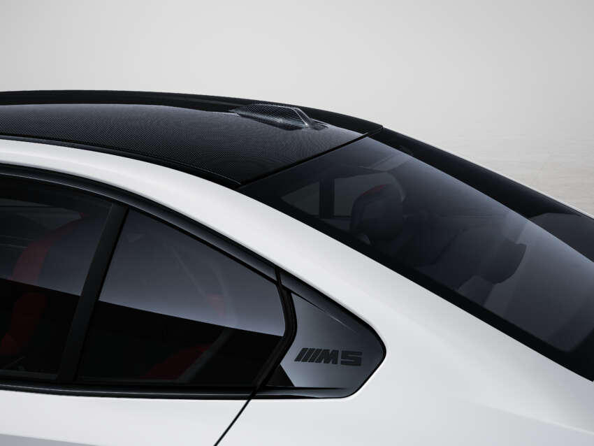 2024 BMW M5 G90 gets M Performance Parts – carbon fibre bodykit, matte black decals for 727 PS PHEV 1795612