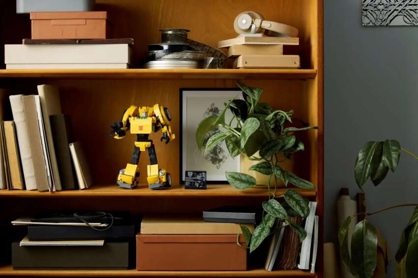 Lego 10338 Transformers Bumblebee – 950 pieces set transforms into a yellow Volkswagen Beetle 1783836