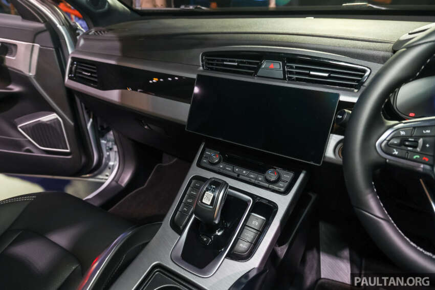 2025 Proton X70 facelift launched – same price, bigger screen, AACP, from RM99k, RM7k early bird discount! 1803907