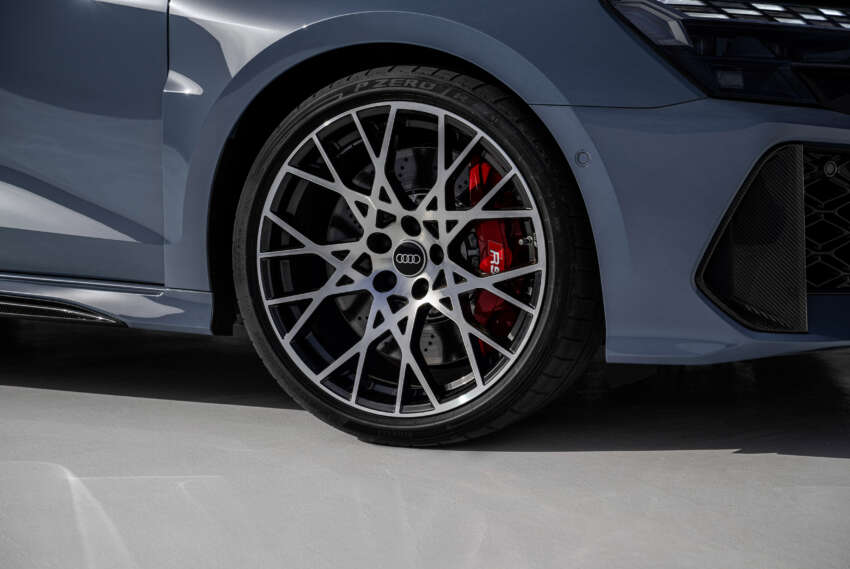 2025 Audi RS3 facelift debuts – sedan/Sportback; 400 PS 2.5T five-cylinder; 7:33.123 min Nürburgring time 1805595