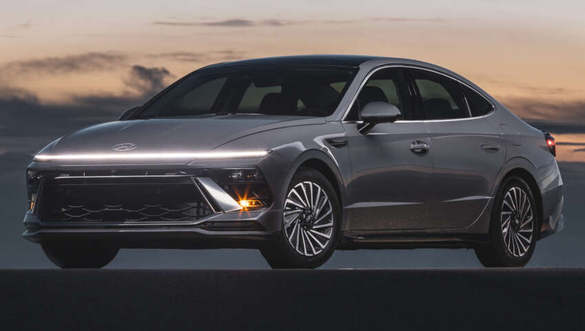 Hyundai plans range extender EVs with 900+ km range as stopgap to full electrification, as BEV demand slows 1810107