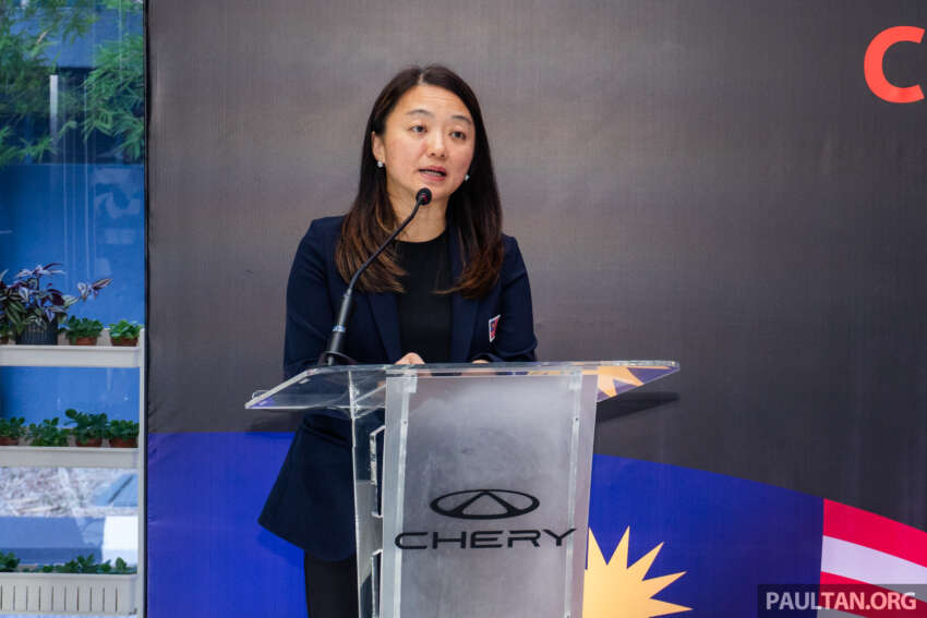 Chery Tiggo 7 Pro gifted to Malaysian Paris Olympics bronze medallists Aaron Chia and Soh Wooi Yik 1806674