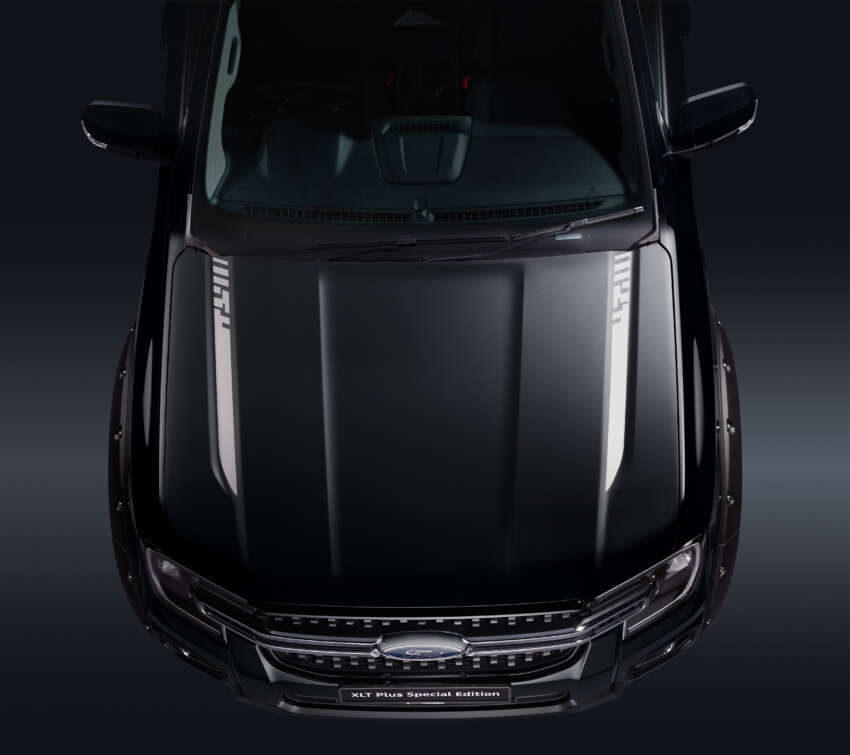 Ford Ranger XLT Plus Special Edition diperkenalkan — 300 unit, kemasan fender, palang sports; RM144k 1823389