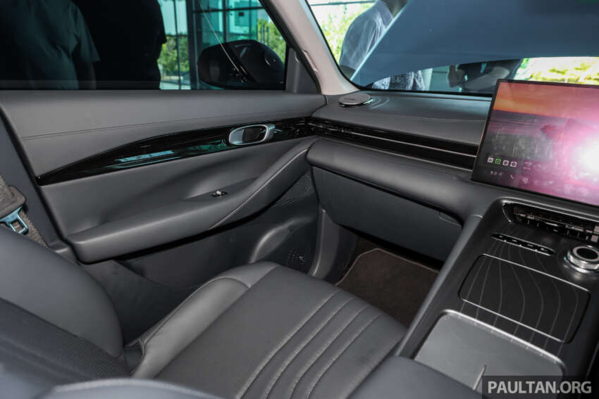 Proton eMas 7 open for booking, from RM120k est – EV’s interior shown for first time at ACE, come see it! 1839416
