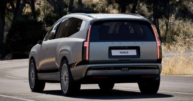 Hyundai Ioniq 9 three-row electric SUV debuts – 800V E-GMP platform, 110 kWh battery; up to 620 km range