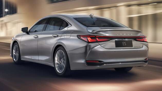 2026 Lexus ES facelift revealed – 2nd revision adds new lights, grille, 14-inch touchscreen; same engines