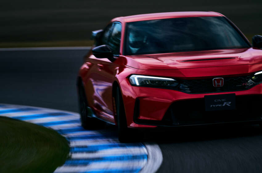 2025 Honda Civic Type R Racing Black Package for Japan – red interior swapped for black; from RM172k 1871639