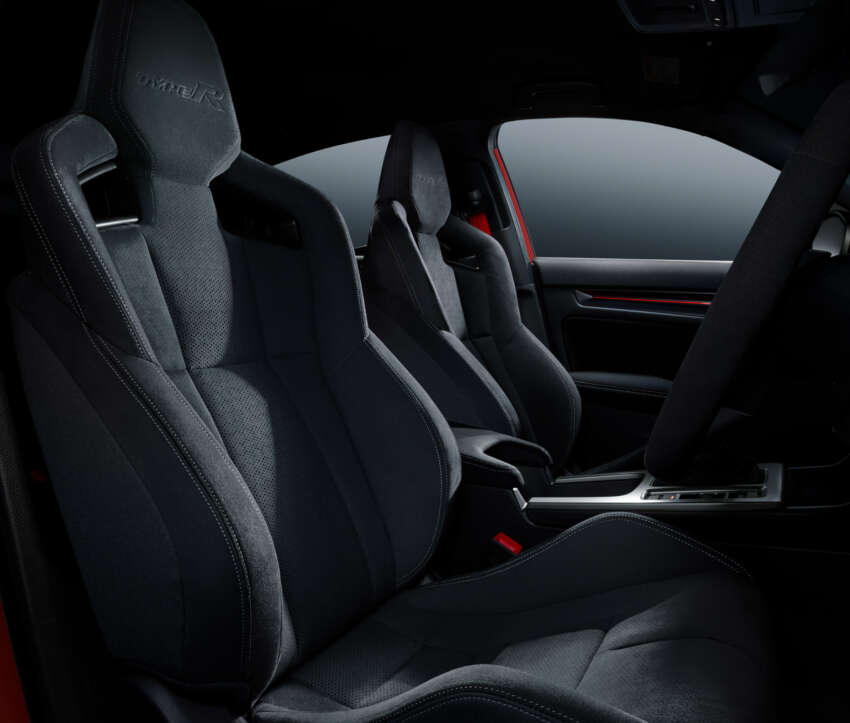2025 Honda Civic Type R Racing Black Package for Japan – red interior swapped for black; from RM172k 1871652