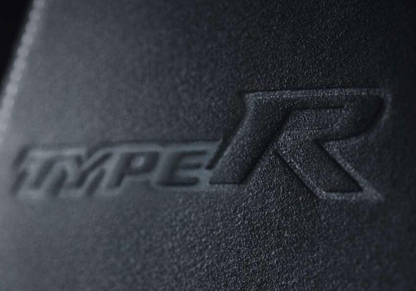 2025 Honda Civic Type R Racing Black Package for Japan – red interior swapped for black; from RM172k 1871653
