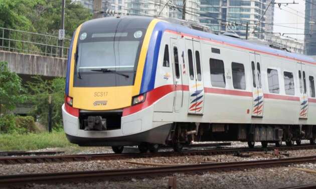 KTM Komuter ‘Open Mode’ gates now in selected stations – no open-close, but you still need to tap