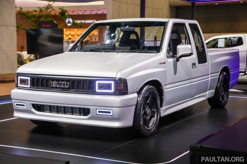 Bangkok 2025: Isuzu Dragon Max concept debuts as TFR-based restomod with 220 PS 2.2L Ddi MaxForce 1896014