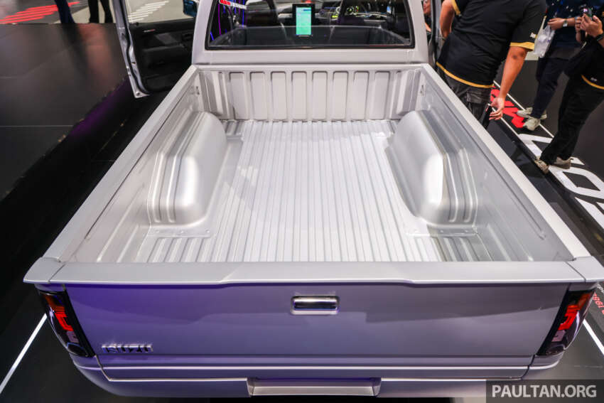 Bangkok 2025: Isuzu Dragon Max concept debuts as TFR-based restomod with 220 PS 2.2L Ddi MaxForce 1896025