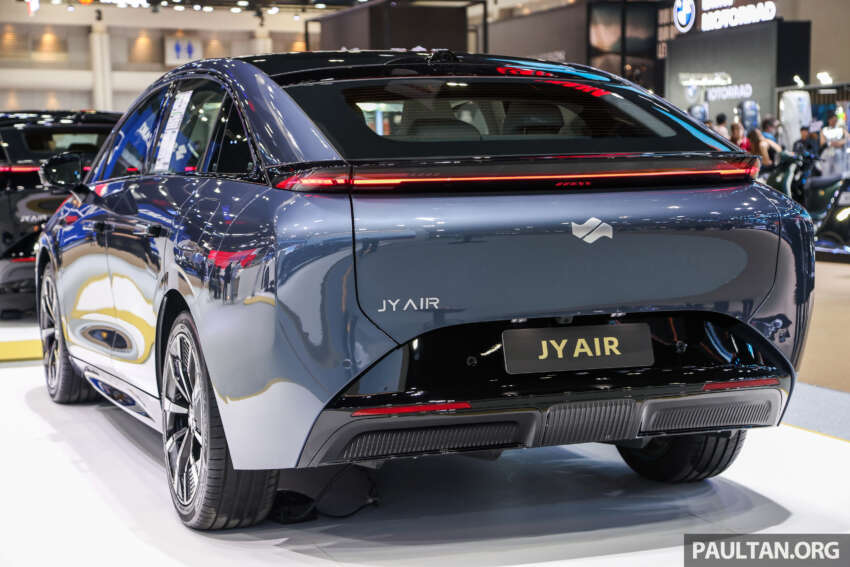 Bangkok 2025: JY Air EV sedan from Chinese airline JuneYao – up to 216 PS, 520 km range, from RM98k 1896291