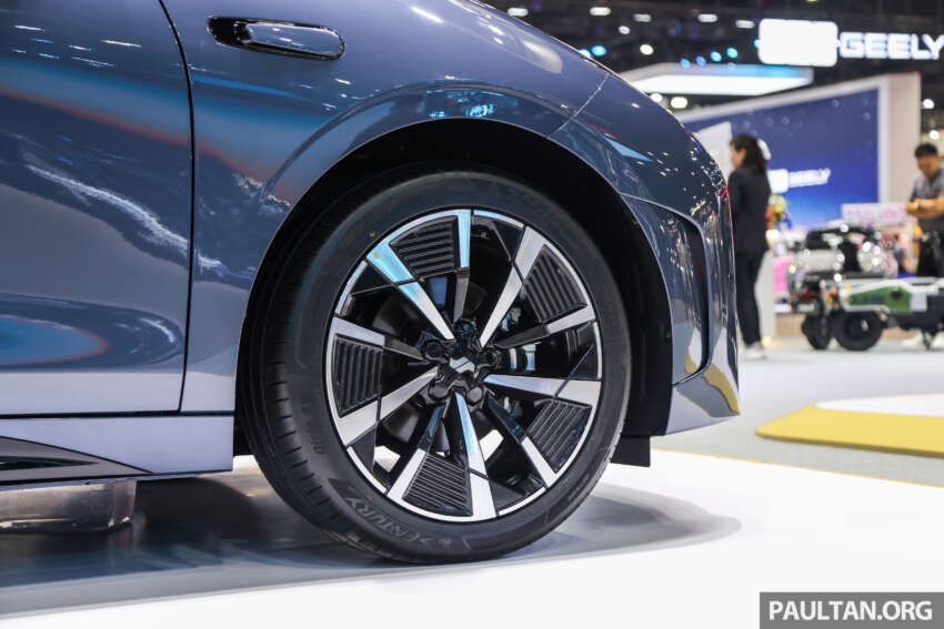 Bangkok 2025: JY Air EV sedan from Chinese airline JuneYao – up to 216 PS, 520 km range, from RM98k 1896296