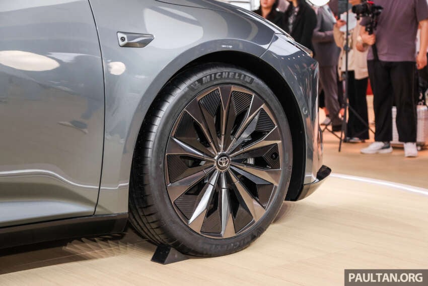 Toyota bZ7 EV sedan unveiled at Shanghai 2025 – GAC-Toyota JV, BYD motor and battery expected 1905040