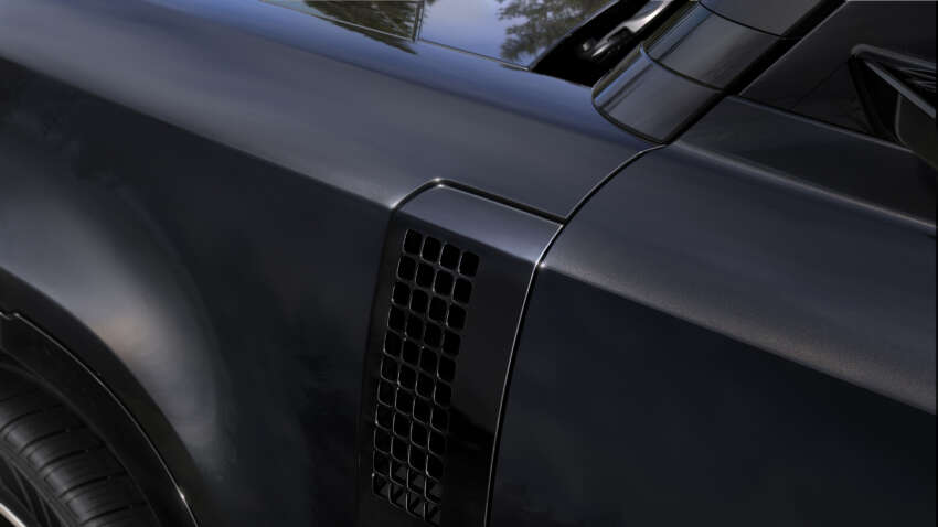 Land Rover Defender updated for 2026 model year – revised headlamps, larger 13.1-inch touchscreen 1919199