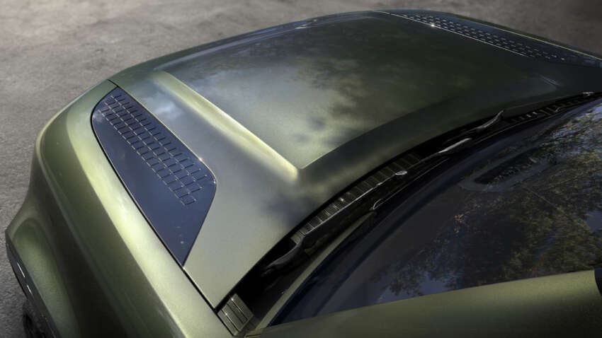 Land Rover Defender updated for 2026 model year – revised headlamps, larger 13.1-inch touchscreen 1919174