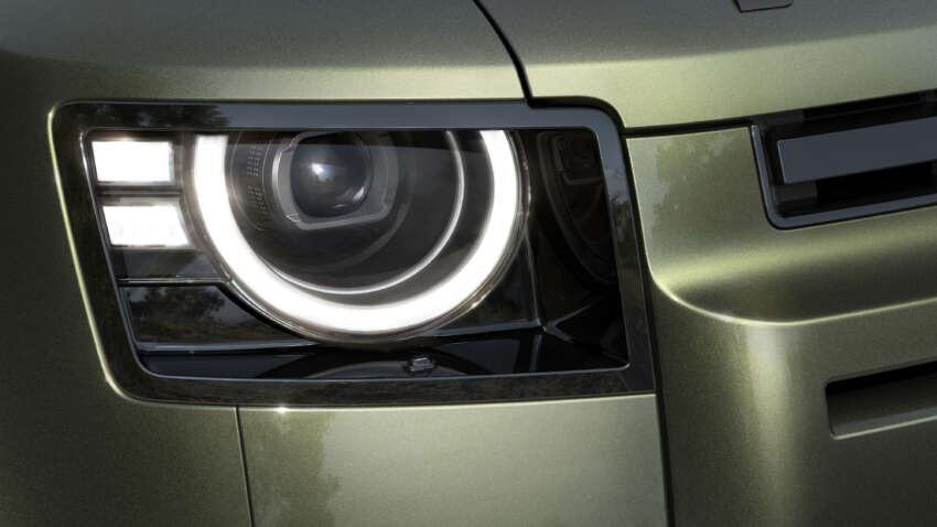 Land Rover Defender updated for 2026 model year – revised headlamps, larger 13.1-inch touchscreen 1919177