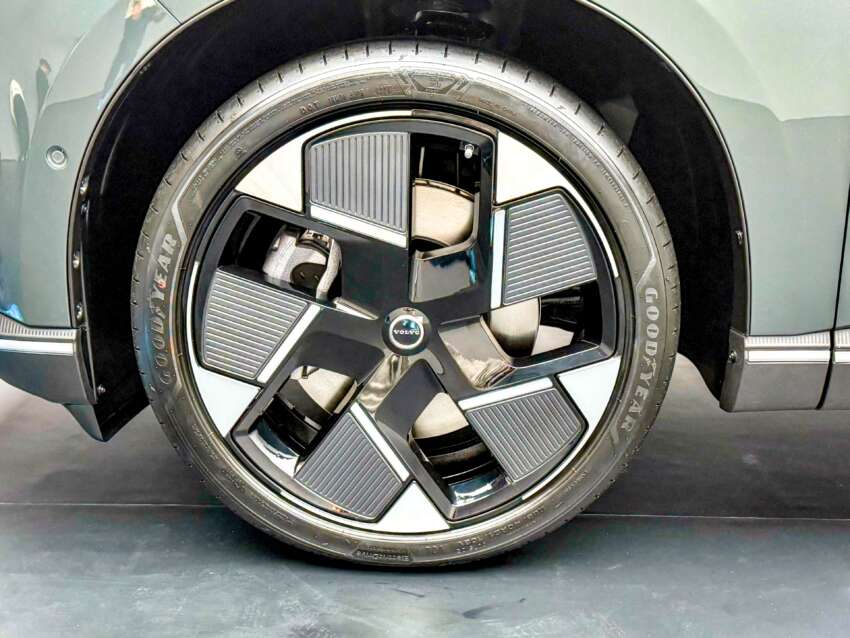 2026 Volvo XC70 exterior revealed – EX90 styling and over 200 km EV range for China-only long-range PHEV 1916145