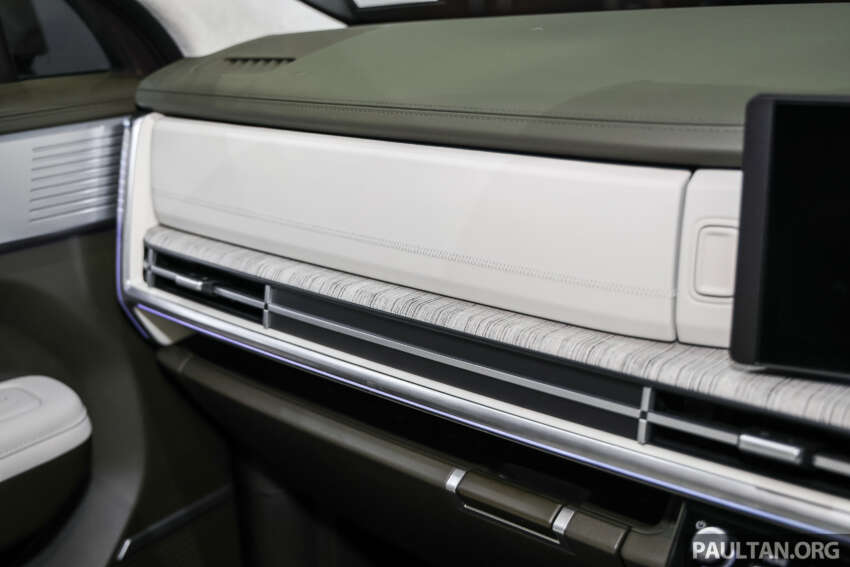 Hyundai Santa Fe 2025 dilancar di M’sia — 1.6T hibrid dan 2.5T petrol, jaminan 8-tahun; harga dari RM225k 1944530