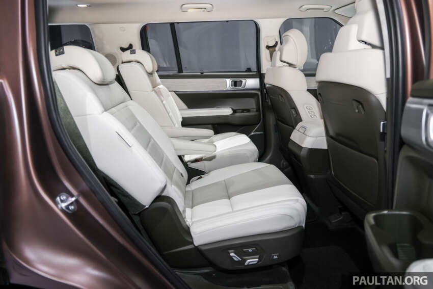 Hyundai Santa Fe 2025 dilancar di M’sia — 1.6T hibrid dan 2.5T petrol, jaminan 8-tahun; harga dari RM225k 1944550