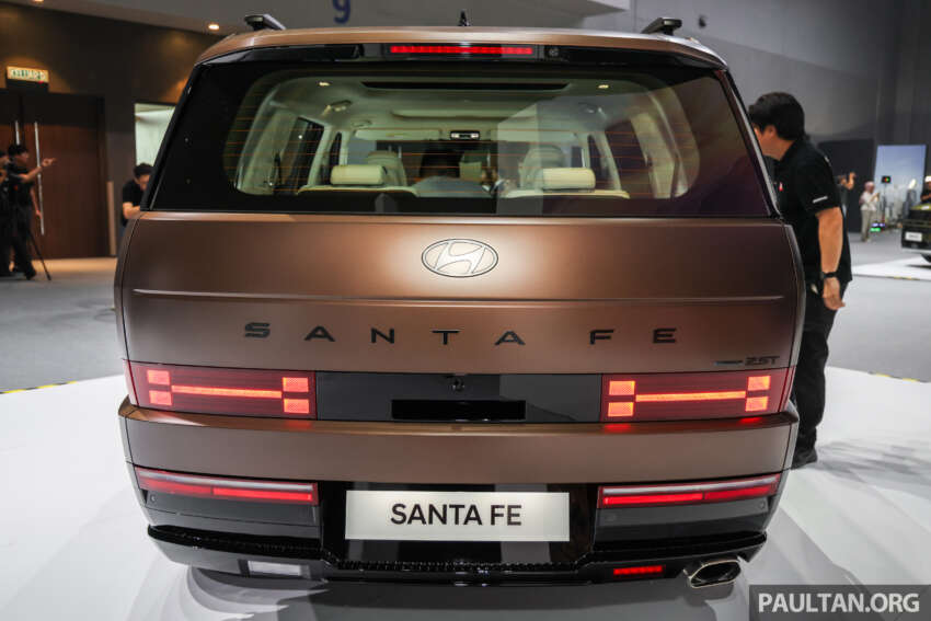 Hyundai Santa Fe 2025 dilancar di M’sia — 1.6T hibrid dan 2.5T petrol, jaminan 8-tahun; harga dari RM225k 1944507