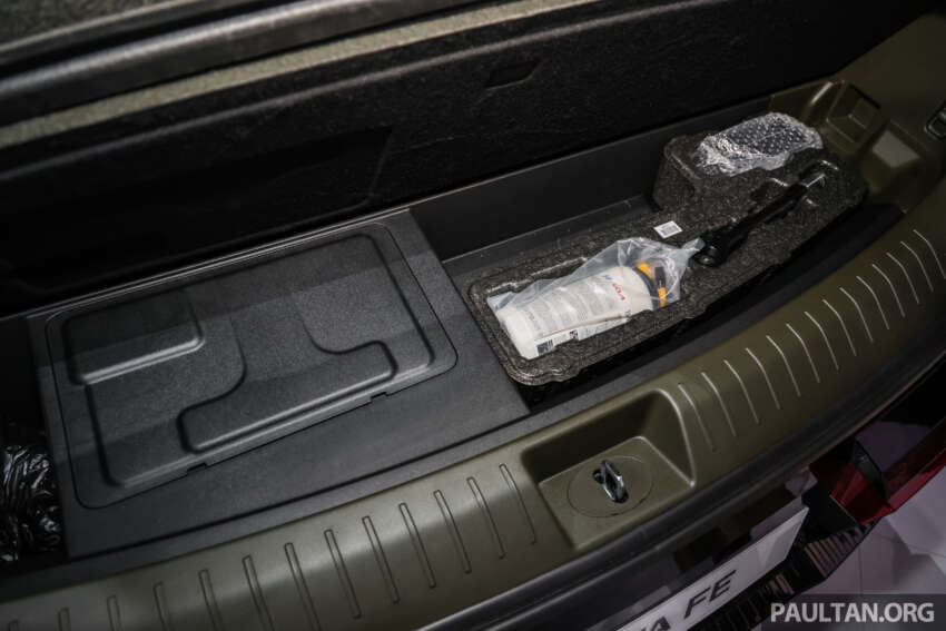 Hyundai Santa Fe 2025 dilancar di M’sia — 1.6T hibrid dan 2.5T petrol, jaminan 8-tahun; harga dari RM225k 1944565