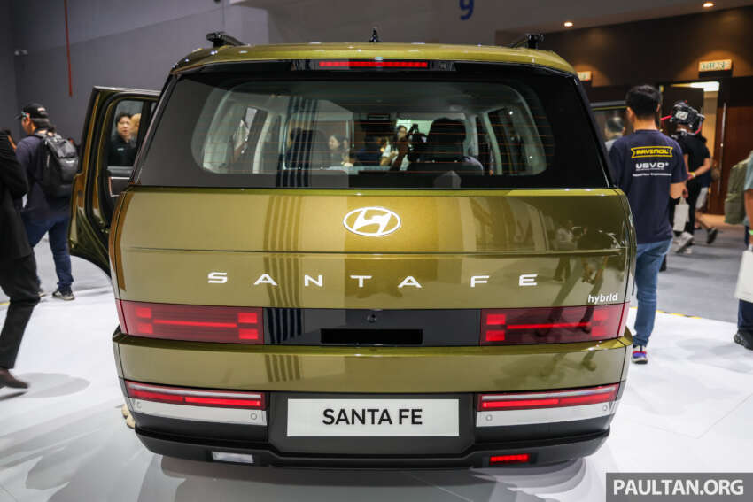 2025 Hyundai Santa Fe in Malaysia – 5th-gen hybrid, 2.5T petrol, 10 airbags, 8-yr warranty, fr RM225k 1935162