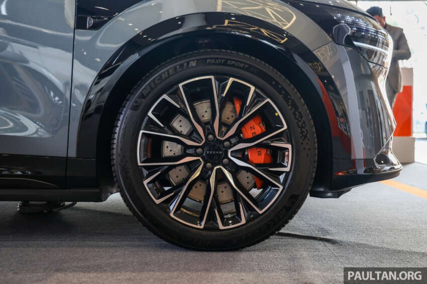 Zeekr 7X EV shown at PACE 2025 – AWD Performance unit has 20-inch alloys, adaptive air suspension 1943356
