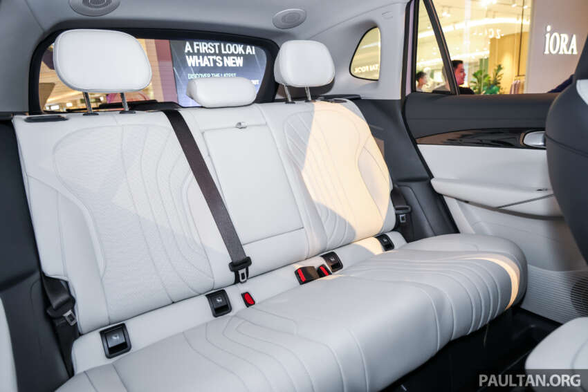 2025 Proton eMas 7 gets new Obsidian Black exterior, Alabaster White interior options, OTA Apple CarPlay 1935386