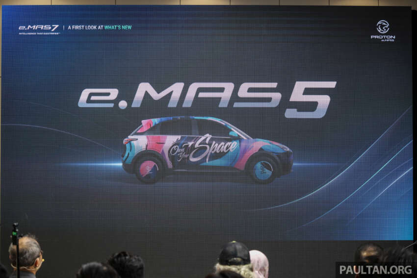 2025 Proton eMas 7 gets new Obsidian Black exterior, Alabaster White interior options, OTA Apple CarPlay 1935447