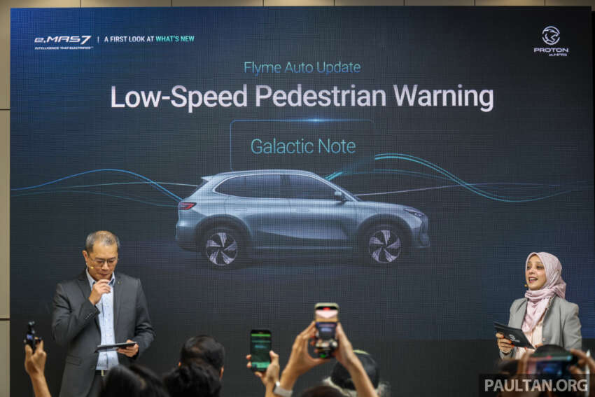 2025 Proton eMas 7 gets new Obsidian Black exterior, Alabaster White interior options, OTA Apple CarPlay 1935437