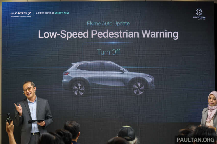 2025 Proton eMas 7 gets new Obsidian Black exterior, Alabaster White interior options, OTA Apple CarPlay 1935439