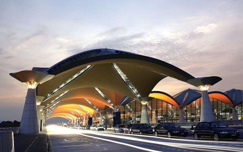 New Malaysian law bans airport taxi touts – RM50k fine 1938374