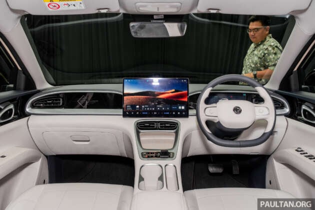 Proton eMas 5 estimated price RM60k-80k: Malaysia’s cheapest EV open for booking, 225-325 km range