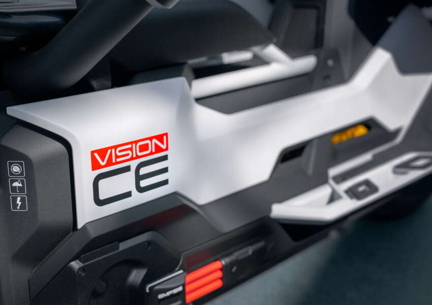 BMW Motorrad Vision CE e-scooter comes with cage 1963037