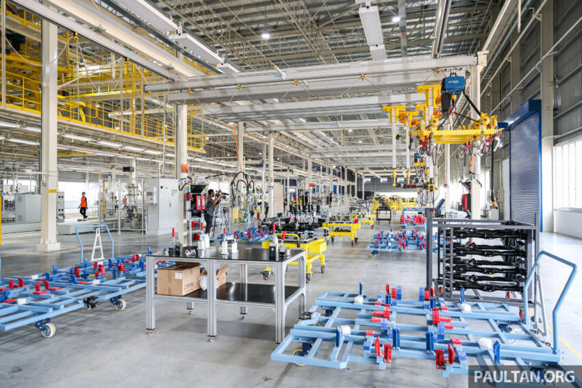 Proton’s dedicated EV plant in Tg Malim launched – CKD eMas 7 kicks off production, eMas 5 next up 1964132