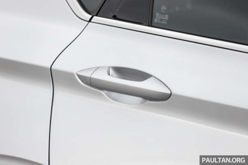 2025 Proton X50 facelift – full gallery of Flagship variant with big spoiler, two-tone interior, sunroof 1970448