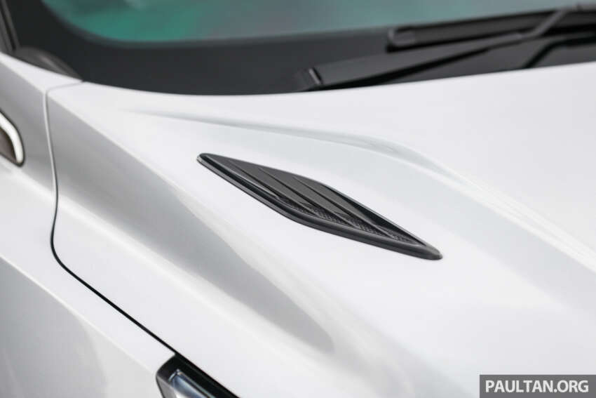 2025 Proton X50 facelift – full gallery of Flagship variant with big spoiler, two-tone interior, sunroof 1970453