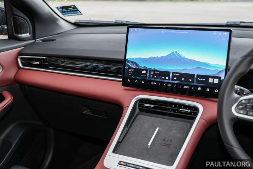 2025 Proton X50 facelift – full gallery of Flagship variant with big spoiler, two-tone interior, sunroof 1970504