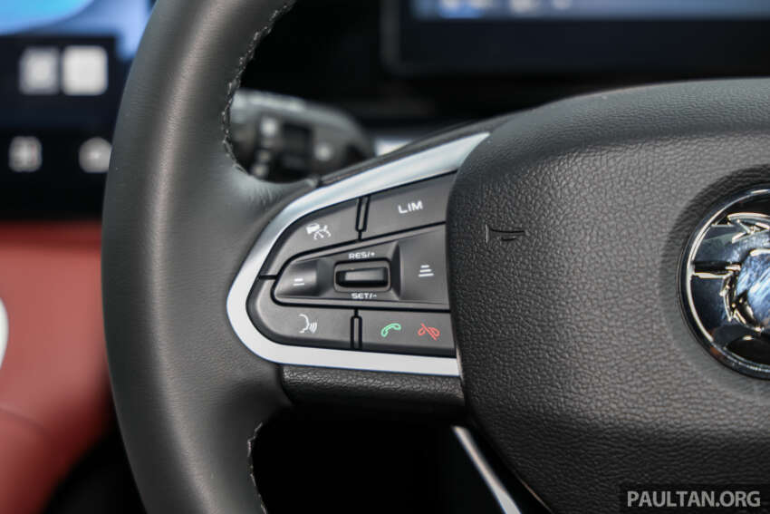 2025 Proton X50 facelift – full gallery of Flagship variant with big spoiler, two-tone interior, sunroof 1970488